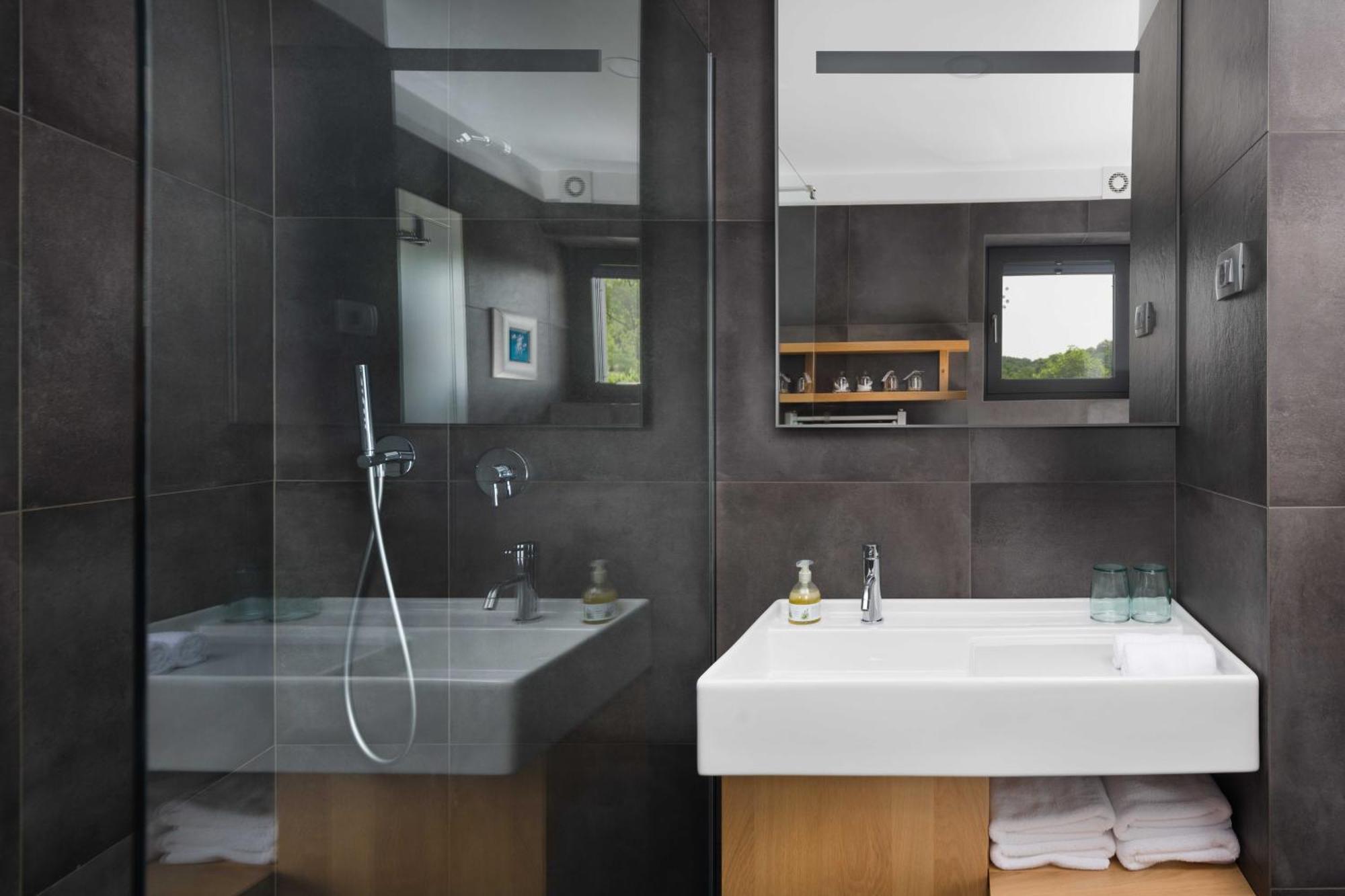 Villa Artes With Free Hot Tub & Sauna 브라닉 외부 사진