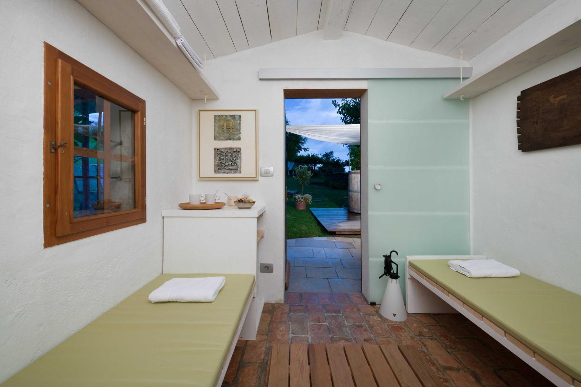 Villa Artes With Free Hot Tub & Sauna 브라닉 외부 사진